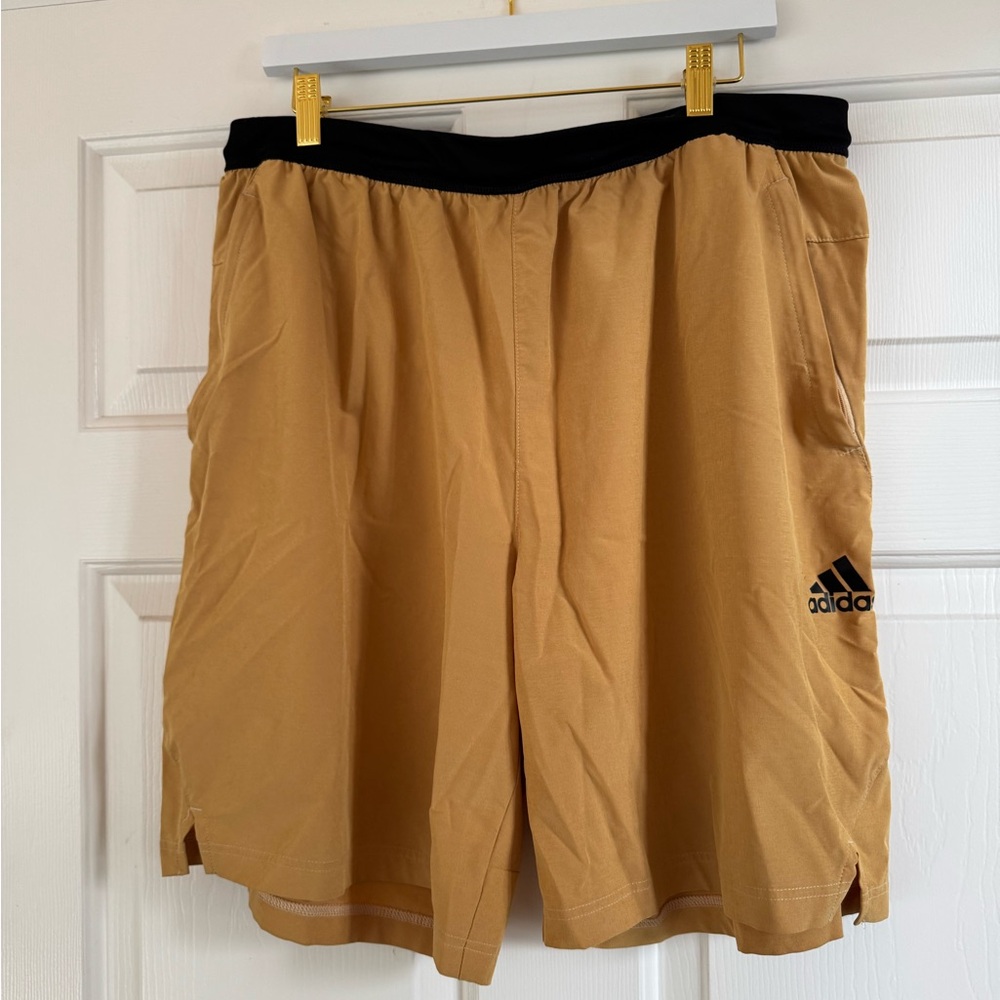 💙Adidas Men's Athletic Shorts in Tan and Black
